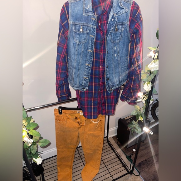 Pants, vest, plaid shirt - Picture 4 of 4